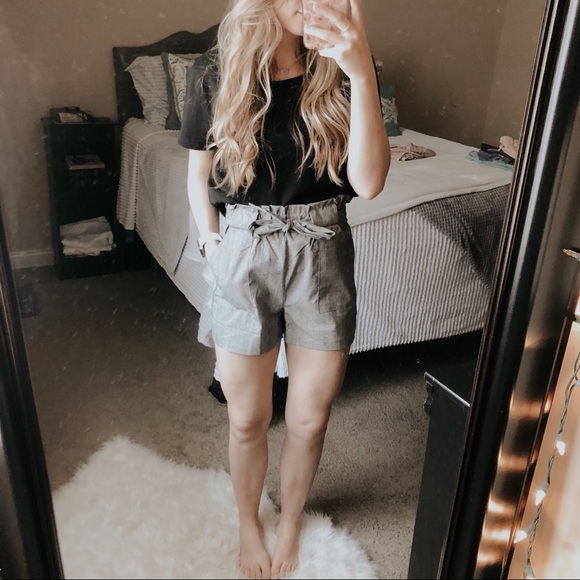 Pants - NWOT Gray & White Striped Paper Bag Shorts